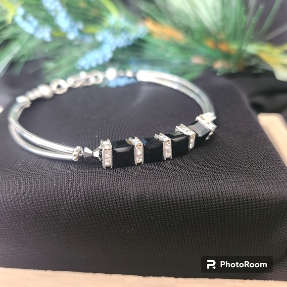 925 Silver & Austrian Crystal Bangle Bracelet - Picture 5 of 5